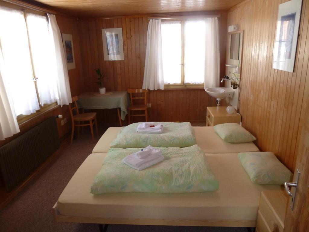Gasthof Derby Hotell Zweisimmen Rom bilde